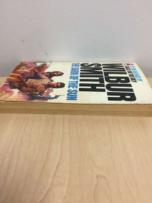 THE DARK OF THE SUN - WILBUR SMITH